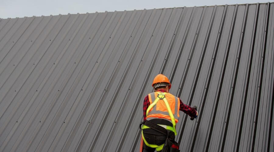 Professional residential roofers in Cohoctah, MI
